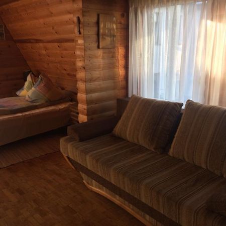 Hotel Viesu Nams Mezu 13 Ventspils Esterno foto