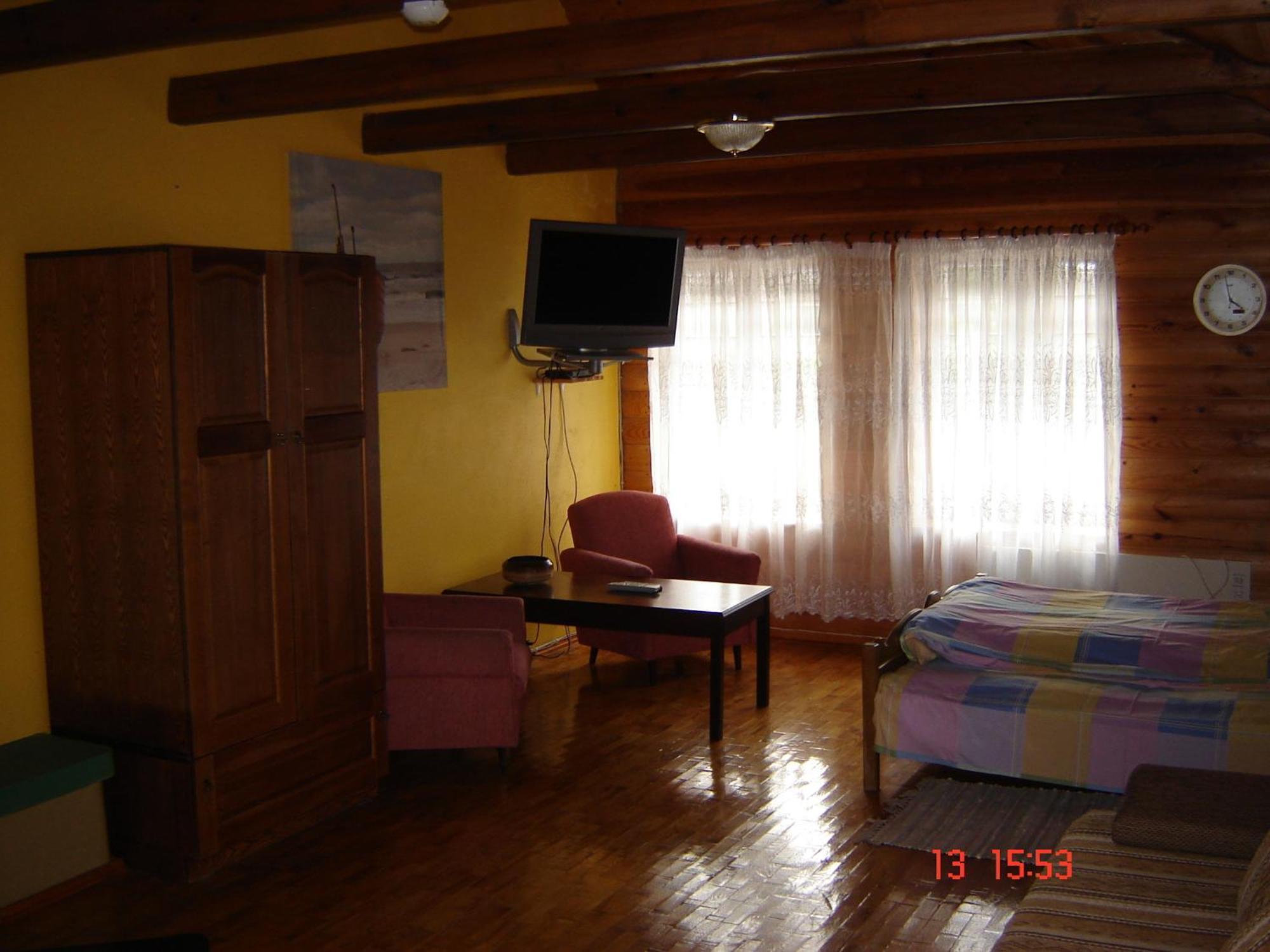Hotel Viesu Nams Mezu 13 Ventspils Esterno foto