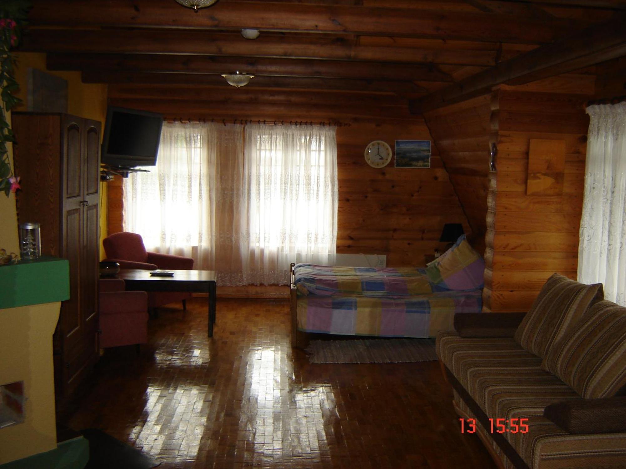 Hotel Viesu Nams Mezu 13 Ventspils Esterno foto