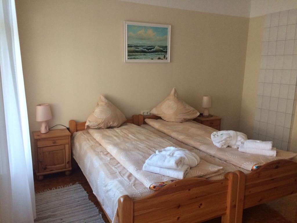 Hotel Viesu Nams Mezu 13 Ventspils Esterno foto